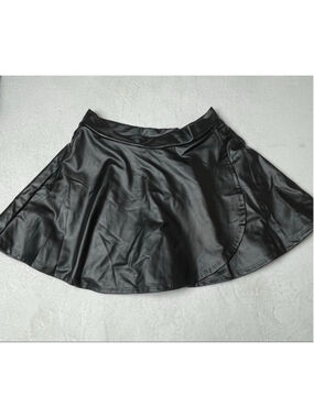 Women's TOP 10 Black Faux Leather Skort L